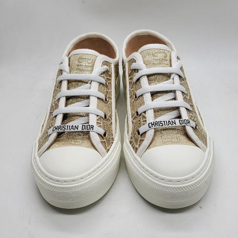 Christian Dior: Walk ‘n Dior