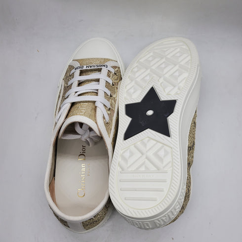 Christian Dior: Walk ‘n Dior