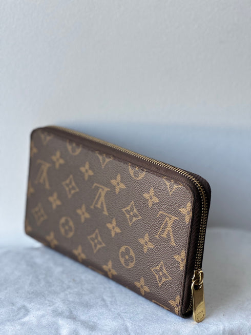 Louis Vuitton Zippy Wallet