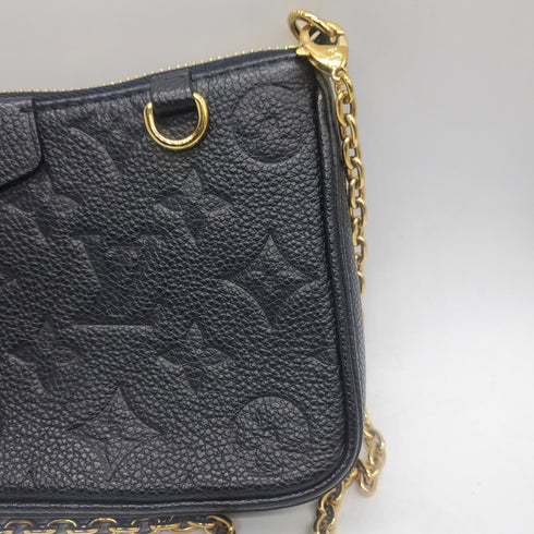 Louis Vuitton : Easy on Pouch