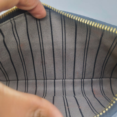 Louis Vuitton : Easy on Pouch