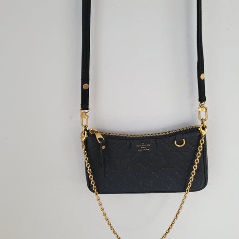 Louis Vuitton : Easy on Pouch